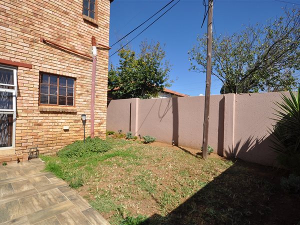 2 Bedroom Property for Sale in Eike Park Gauteng