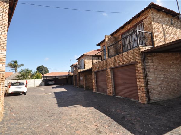 2 Bedroom Property for Sale in Eike Park Gauteng