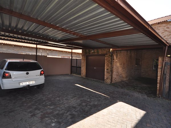 2 Bedroom Property for Sale in Eike Park Gauteng