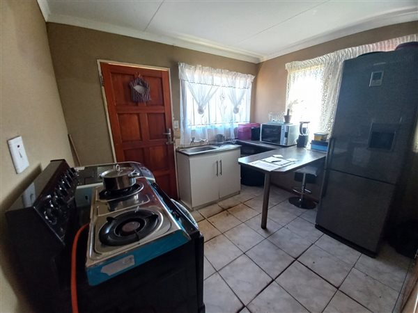 2 Bedroom Property for Sale in Toekomsrus Gauteng