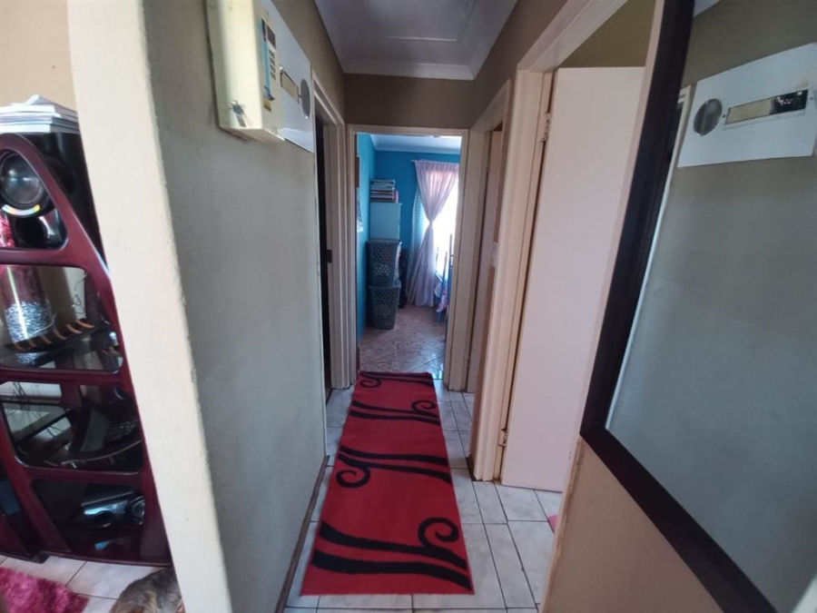 2 Bedroom Property for Sale in Toekomsrus Gauteng