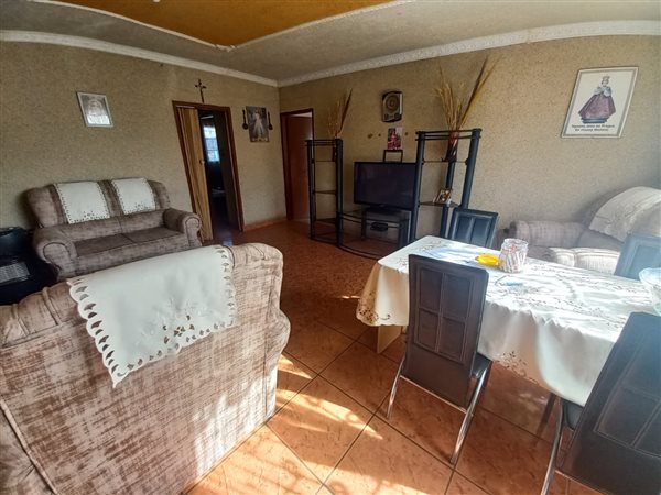 2 Bedroom Property for Sale in Toekomsrus Gauteng