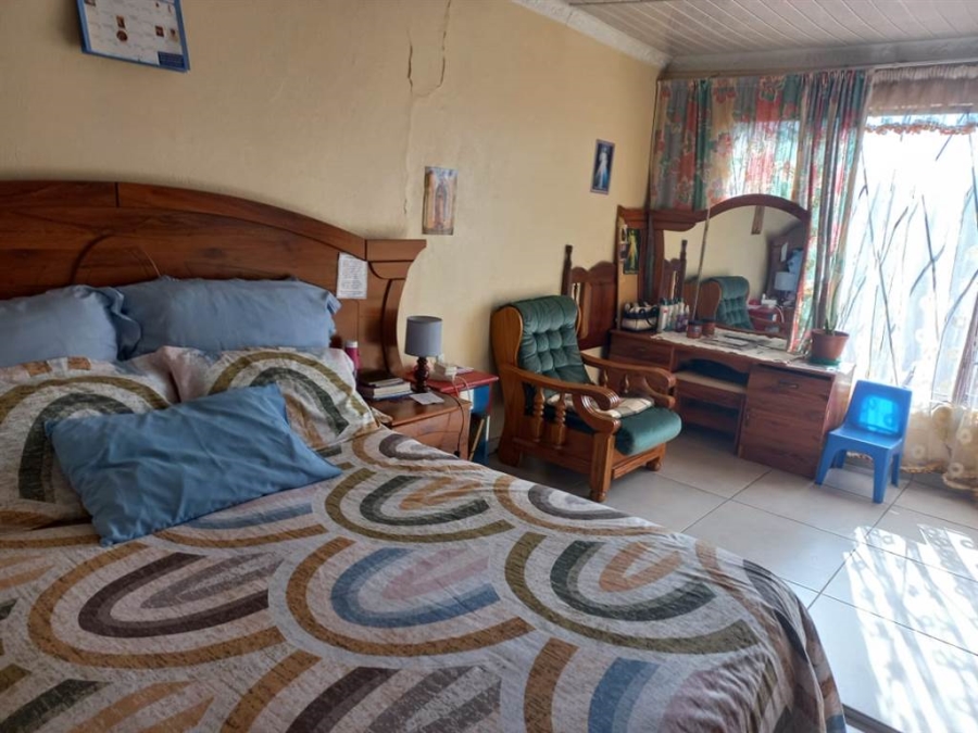 2 Bedroom Property for Sale in Toekomsrus Gauteng