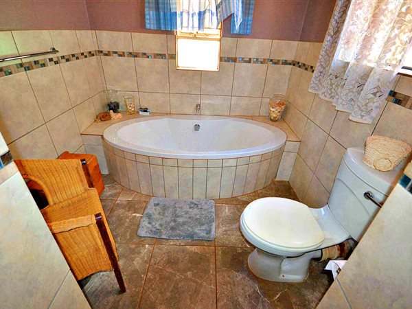 6 Bedroom Property for Sale in Aureus Gauteng