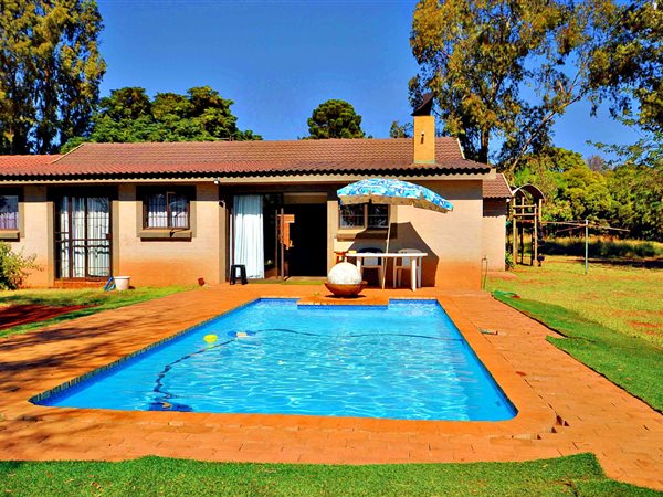 6 Bedroom Property for Sale in Aureus Gauteng