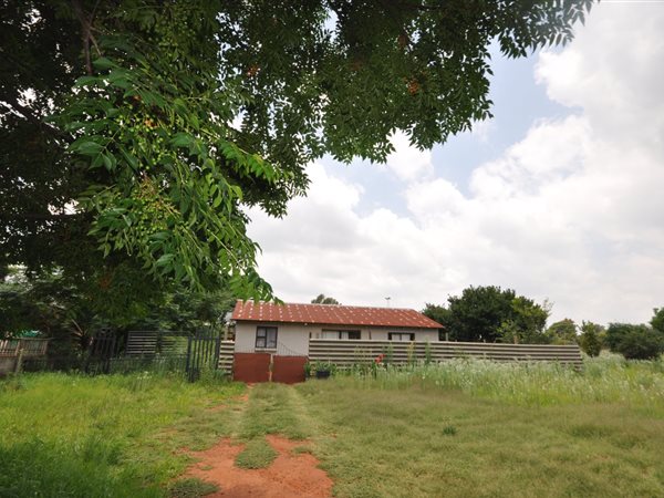 6 Bedroom Property for Sale in Aureus Gauteng