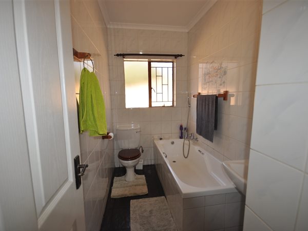 3 Bedroom Property for Sale in Eike Park Gauteng