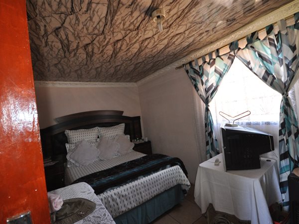 2 Bedroom Property for Sale in Toekomsrus Gauteng