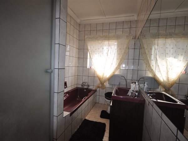 3 Bedroom Property for Sale in Randgate Gauteng