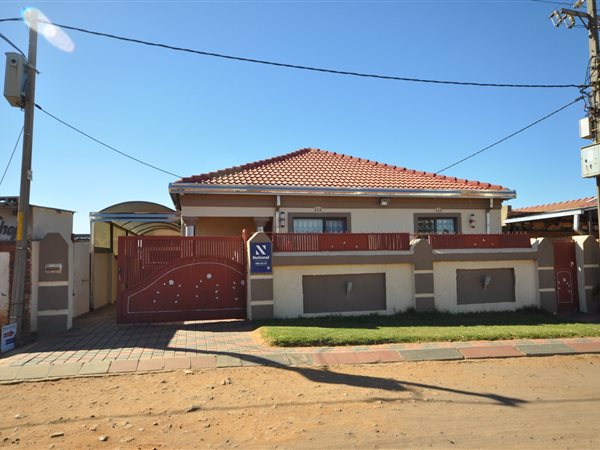 3 Bedroom Property for Sale in Tshepisong Gauteng