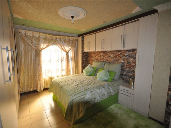 3 Bedroom Property for Sale in Tshepisong Gauteng