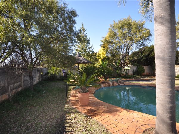 3 Bedroom Property for Sale in Helikonpark Gauteng