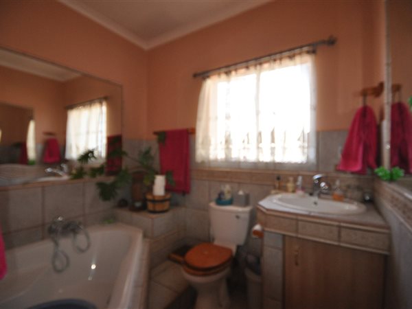 3 Bedroom Property for Sale in Helikonpark Gauteng