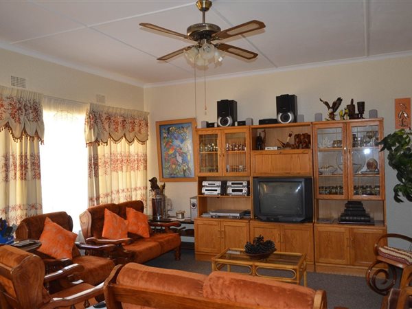 6 Bedroom Property for Sale in Aureus Gauteng