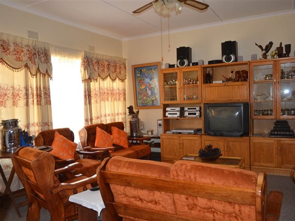 6 Bedroom Property for Sale in Aureus Gauteng