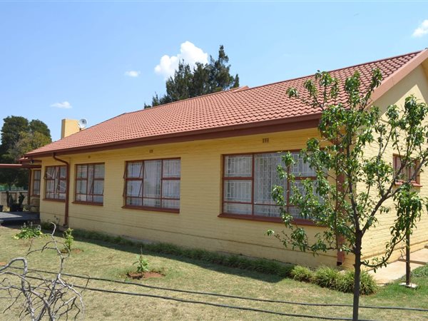 6 Bedroom Property for Sale in Aureus Gauteng