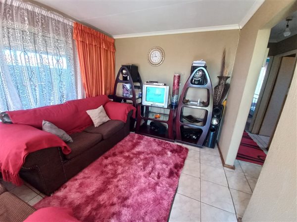 2 Bedroom Property for Sale in Toekomsrus Gauteng