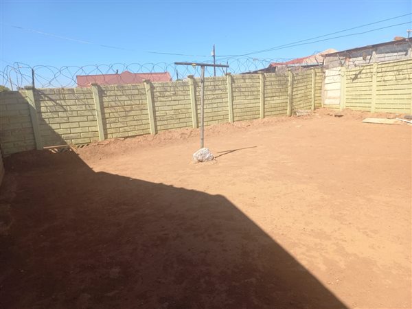 2 Bedroom Property for Sale in Toekomsrus Gauteng