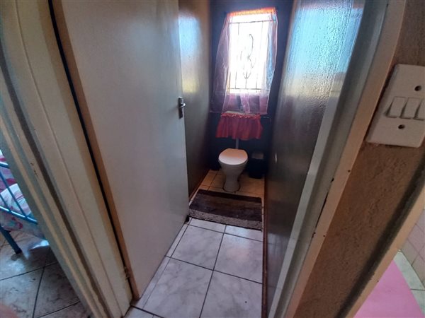 2 Bedroom Property for Sale in Toekomsrus Gauteng