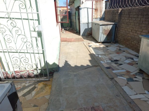 2 Bedroom Property for Sale in Toekomsrus Gauteng