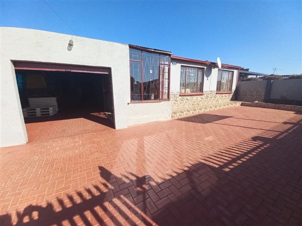 2 Bedroom Property for Sale in Toekomsrus Gauteng