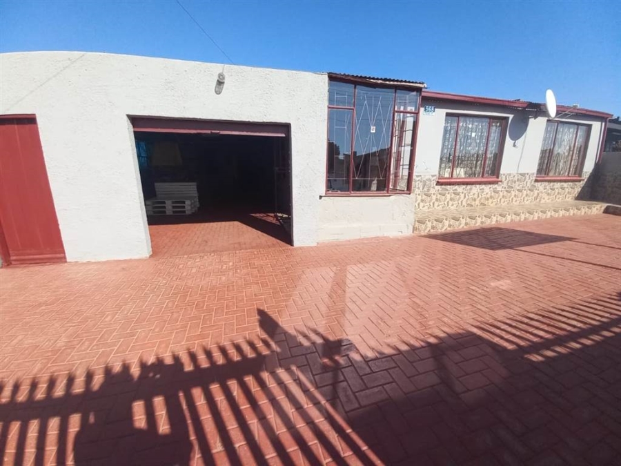 2 Bedroom Property for Sale in Toekomsrus Gauteng