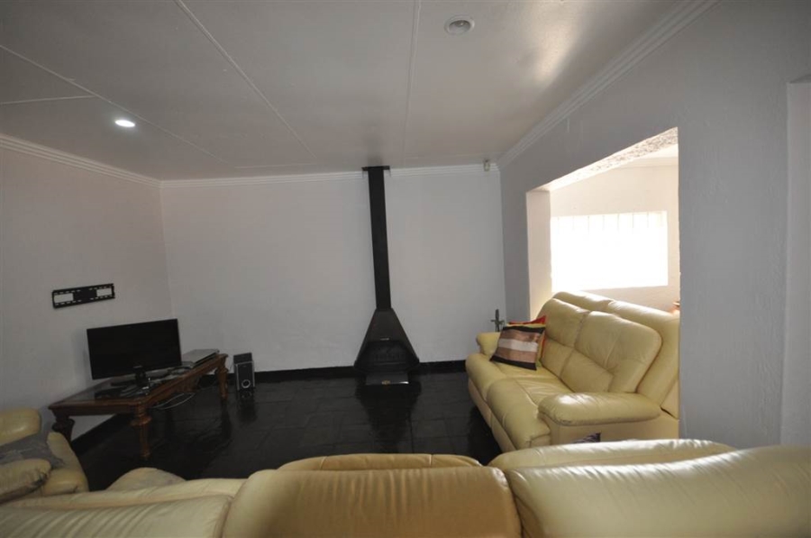 3 Bedroom Property for Sale in Eike Park Gauteng