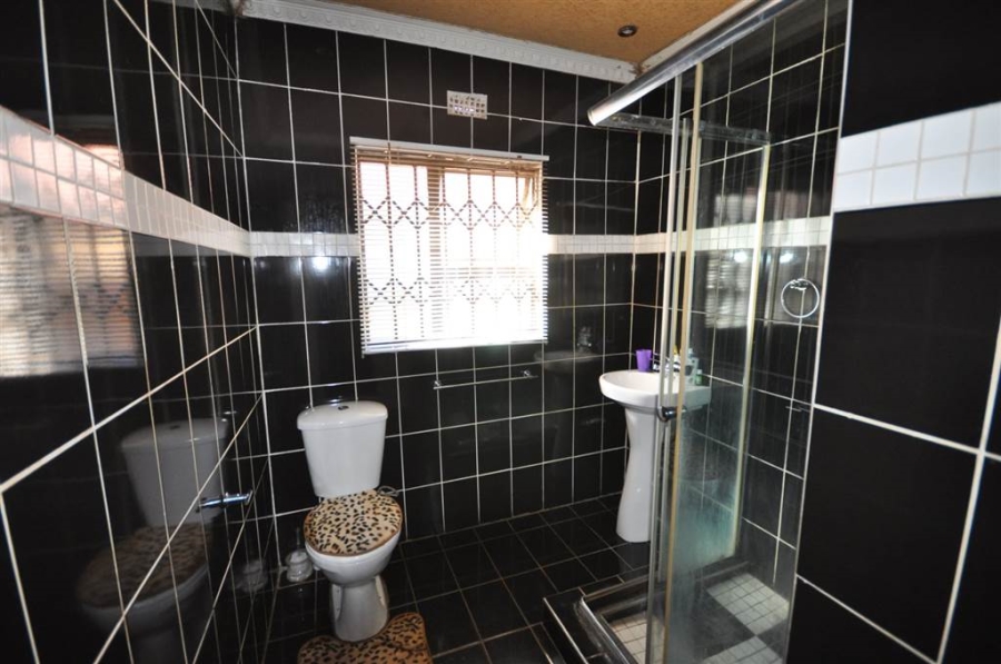 3 Bedroom Property for Sale in Tshepisong Gauteng