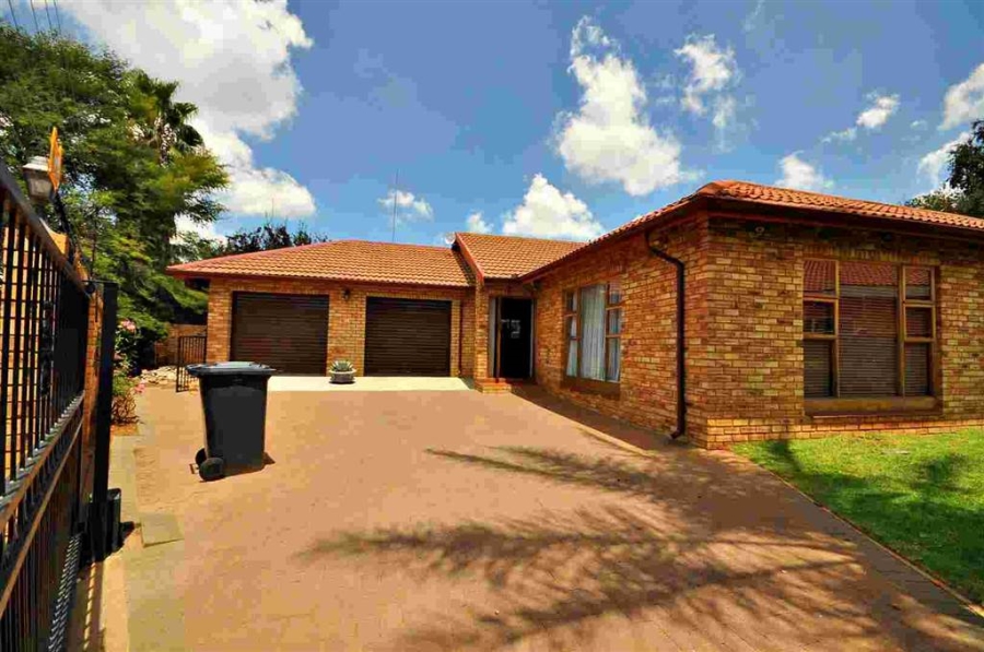 2 Bedroom Property for Sale in Eike Park Gauteng