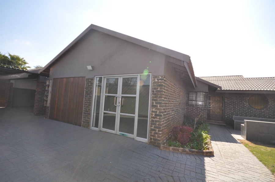 3 Bedroom Property for Sale in Randpoort Gauteng