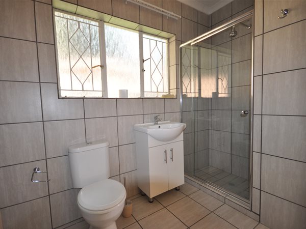 To Let 3 Bedroom Property for Rent in Helderkruin Gauteng