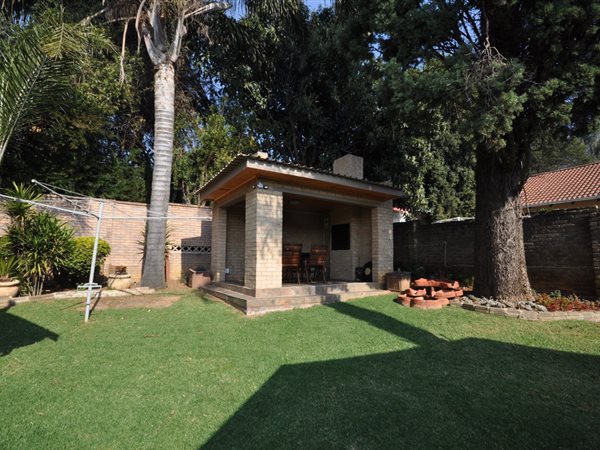 To Let 3 Bedroom Property for Rent in Helderkruin Gauteng