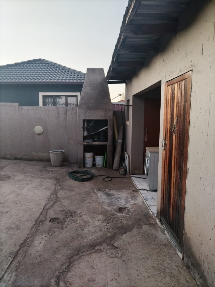 3 Bedroom Property for Sale in Protea Glen Gauteng