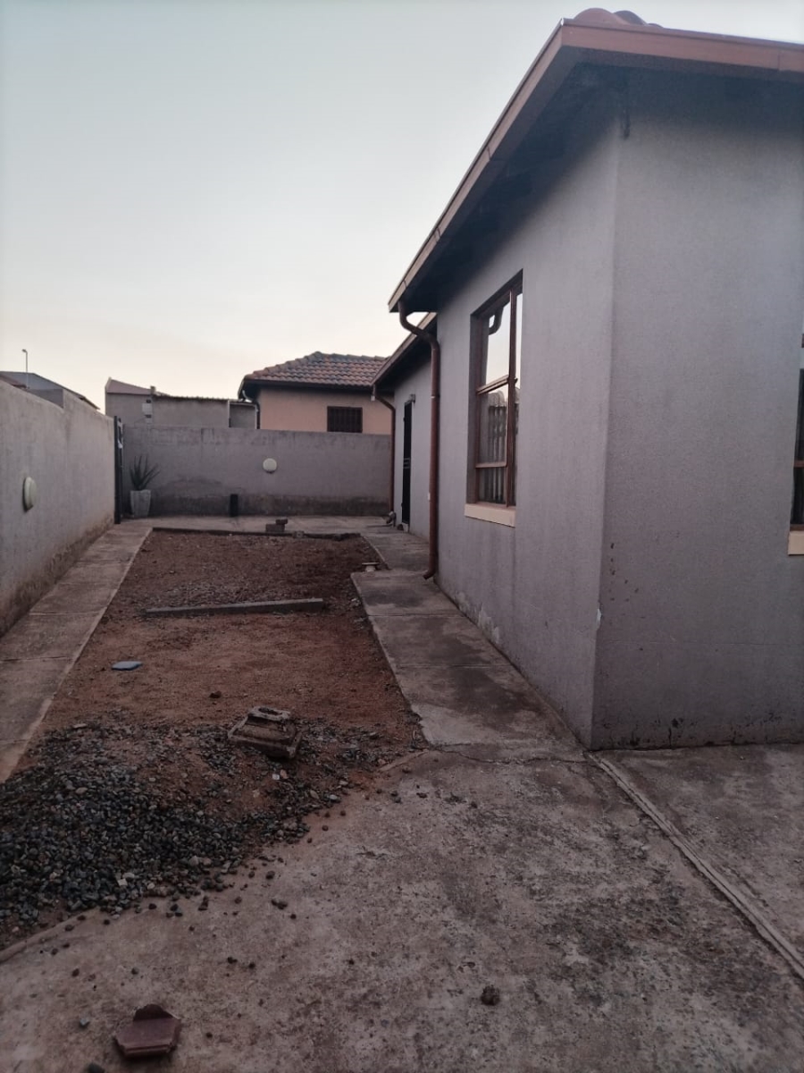 3 Bedroom Property for Sale in Protea Glen Gauteng