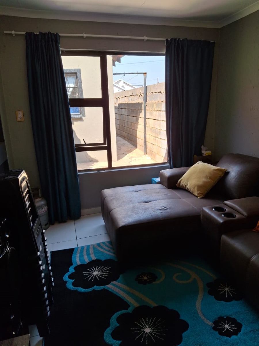 To Let 1 Bedroom Property for Rent in Protea Glen Gauteng