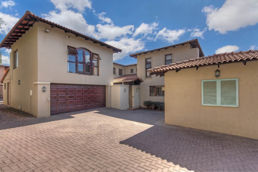 4 Bedroom Property for Sale in Lonehill Gauteng