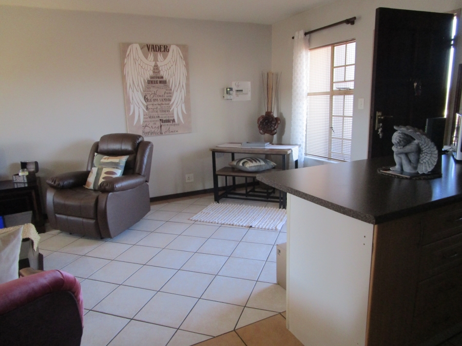 2 Bedroom Property for Sale in Die Hoewes Gauteng