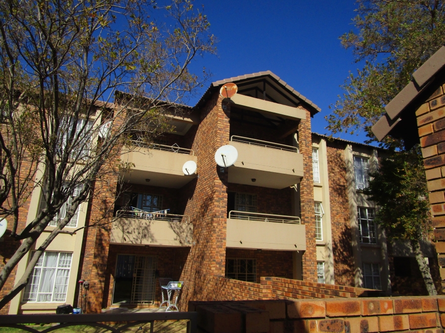 2 Bedroom Property for Sale in Die Hoewes Gauteng