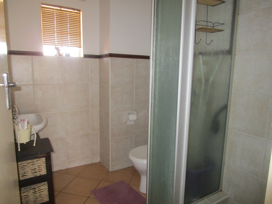 2 Bedroom Property for Sale in Die Hoewes Gauteng