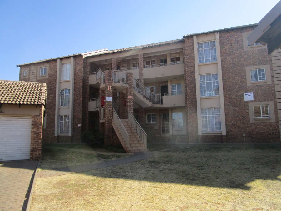 2 Bedroom Property for Sale in Die Hoewes Gauteng