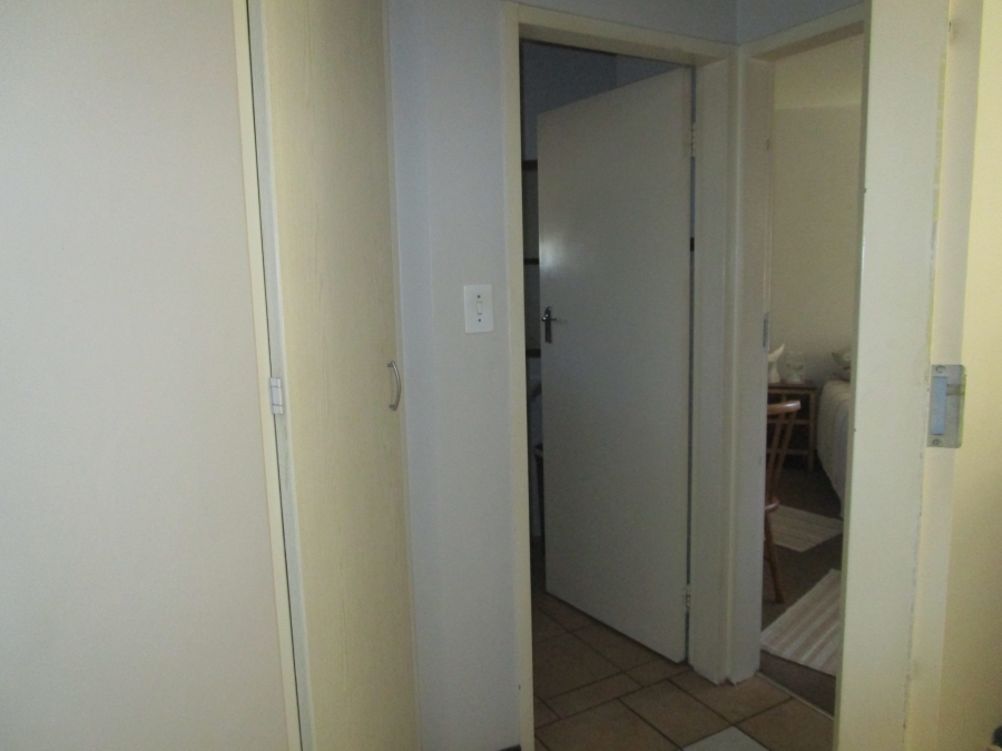 2 Bedroom Property for Sale in Die Hoewes Gauteng