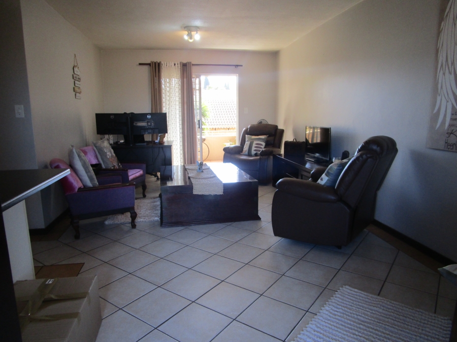 2 Bedroom Property for Sale in Die Hoewes Gauteng