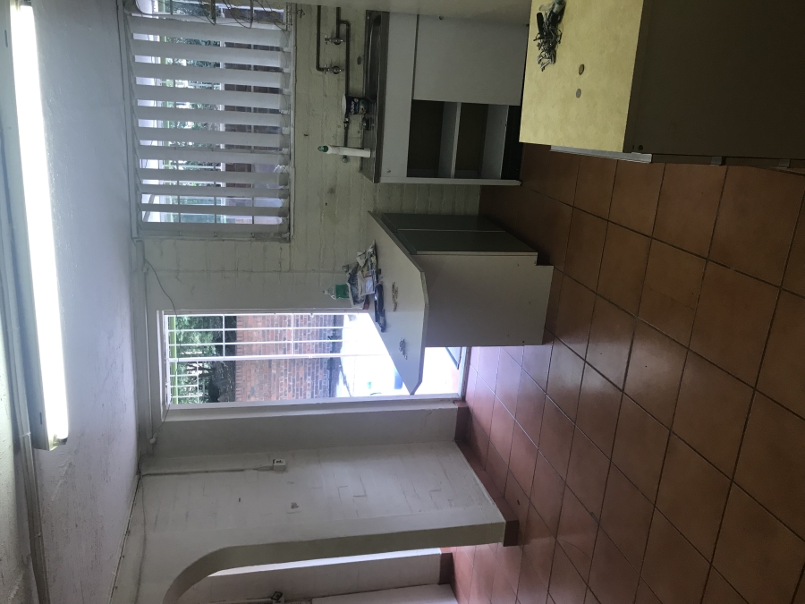 To Let 1 Bedroom Property for Rent in South Crest Gauteng