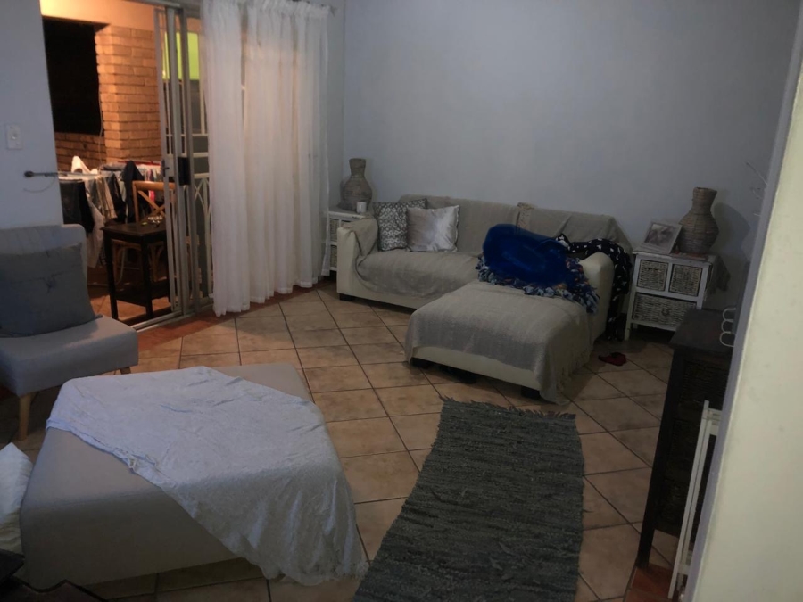 To Let 2 Bedroom Property for Rent in Eco Park Gauteng