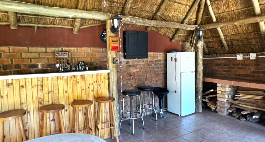 5 Bedroom Property for Sale in Garsfontein Gauteng