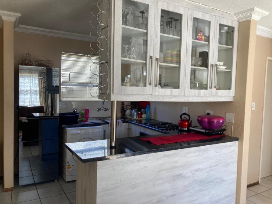 2 Bedroom Property for Sale in Ridgeway Gauteng