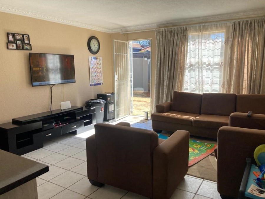 2 Bedroom Property for Sale in Ridgeway Gauteng