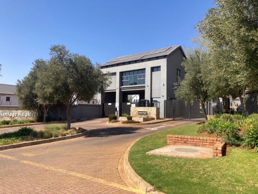 To Let 5 Bedroom Property for Rent in Pinehaven Gauteng