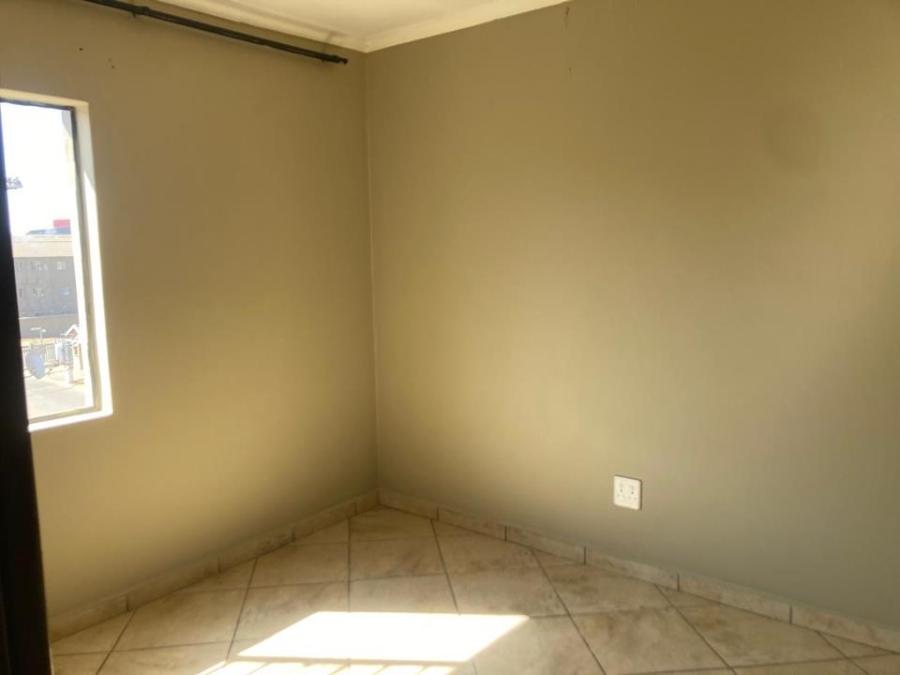 To Let 2 Bedroom Property for Rent in Jabulani Gauteng