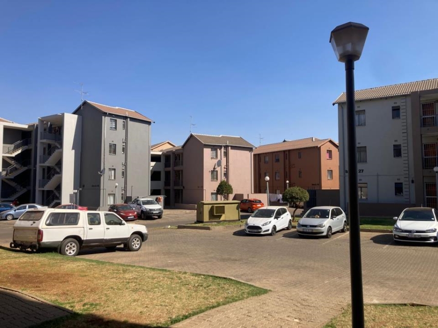 To Let 2 Bedroom Property for Rent in Jabulani Gauteng